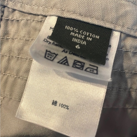 Eddie Bauer Gray Cargo Straight Leg Capri Pants Women’s 6 Pockets - Picture 7 of 8